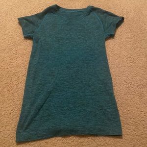 Lululemon swiftly tech size 4